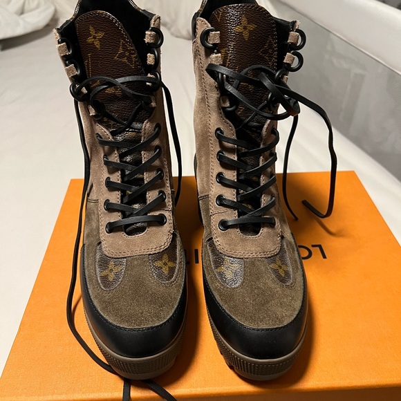 Louis Vuitton boots - Picture 2 of 6